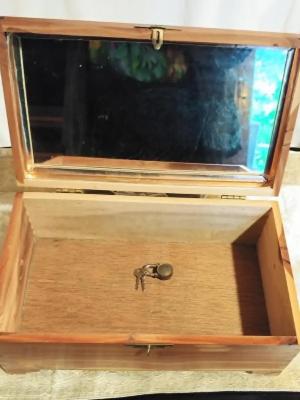 Beautiful Knotty Pine Etched Vintage Handcrafted Jewelry Keepsake Treasure Box